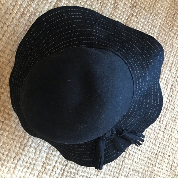 aqua wool hat. Black.  Floppy brim.  New with tags. - Picture 2 of 5